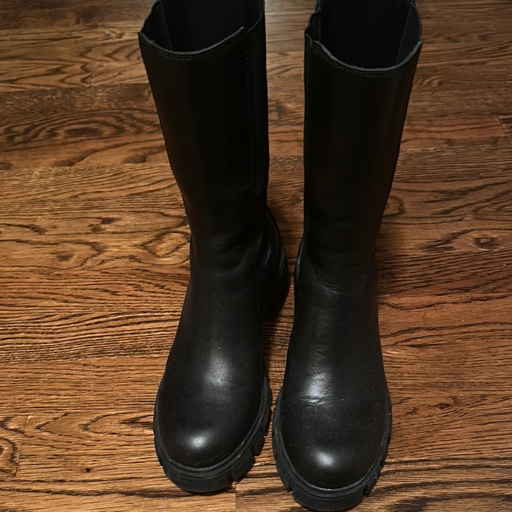 Chic Black Leather Boots